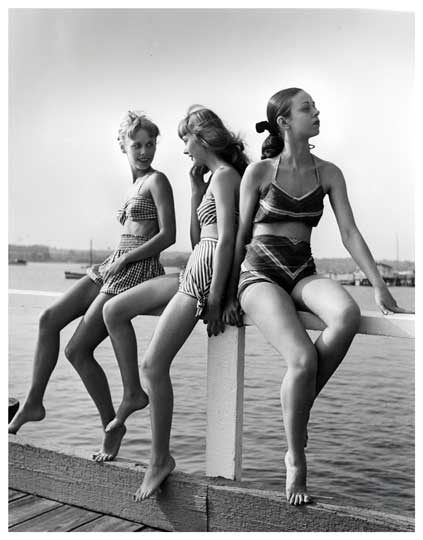 (image for) Three Models in Bathing Suits 1944 - Click Image to Close