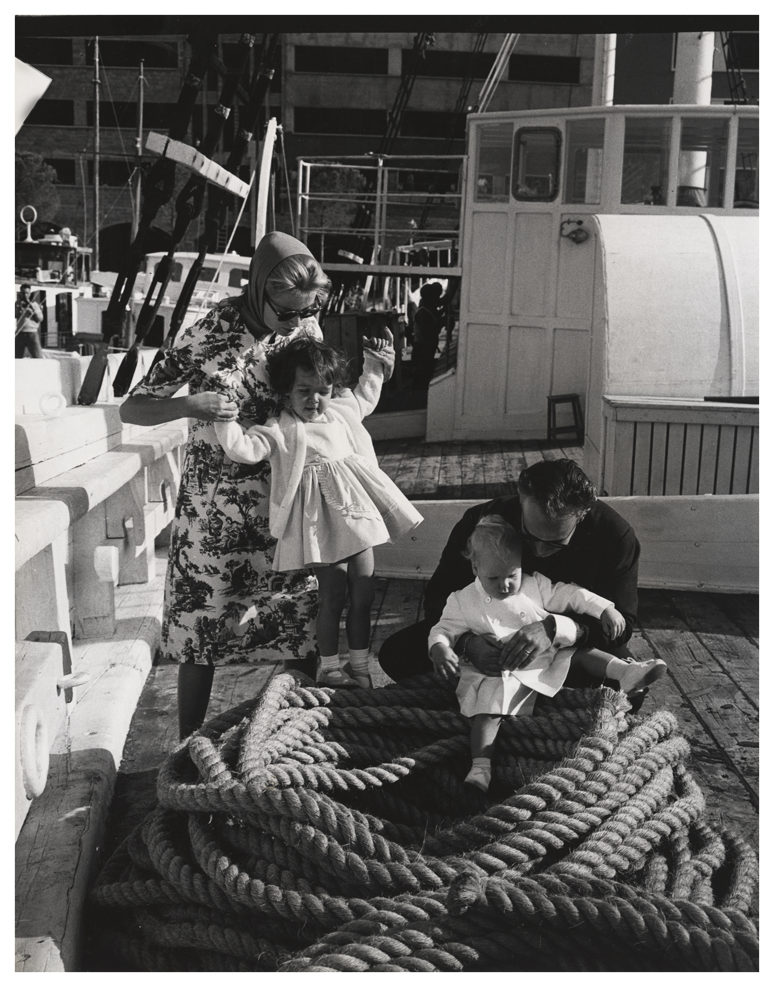 (image for) Princess Grace & Prince Rainier with children